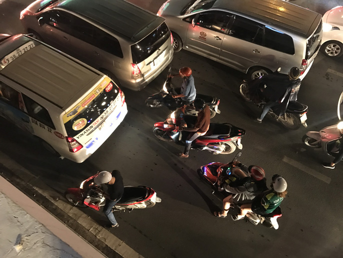 Giao thông cửa ngõ sân bay Tân Sơn Nhất lại hỗn loạn